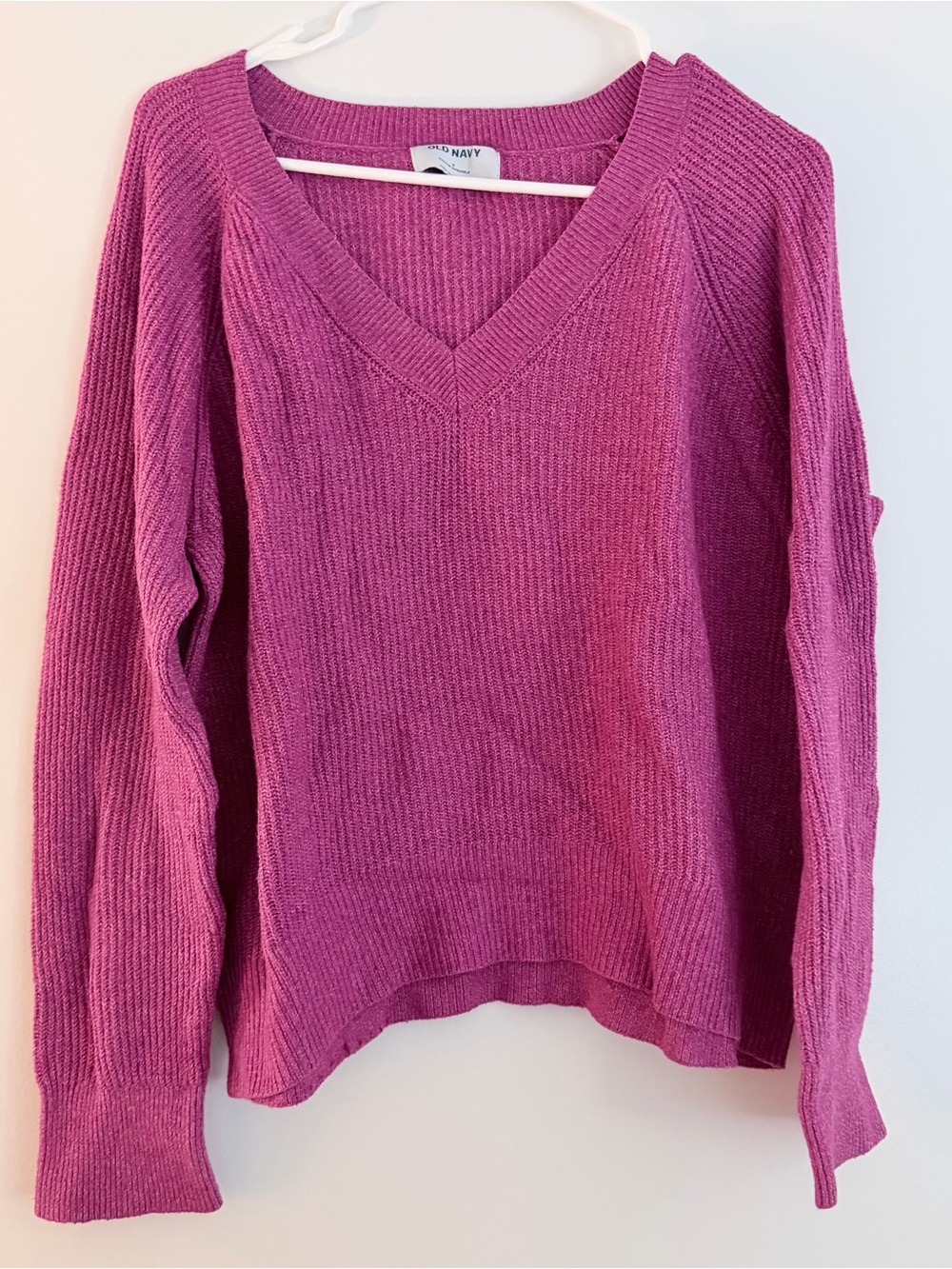 Old Navy Women's V-Neck Sweater in Fuchsia